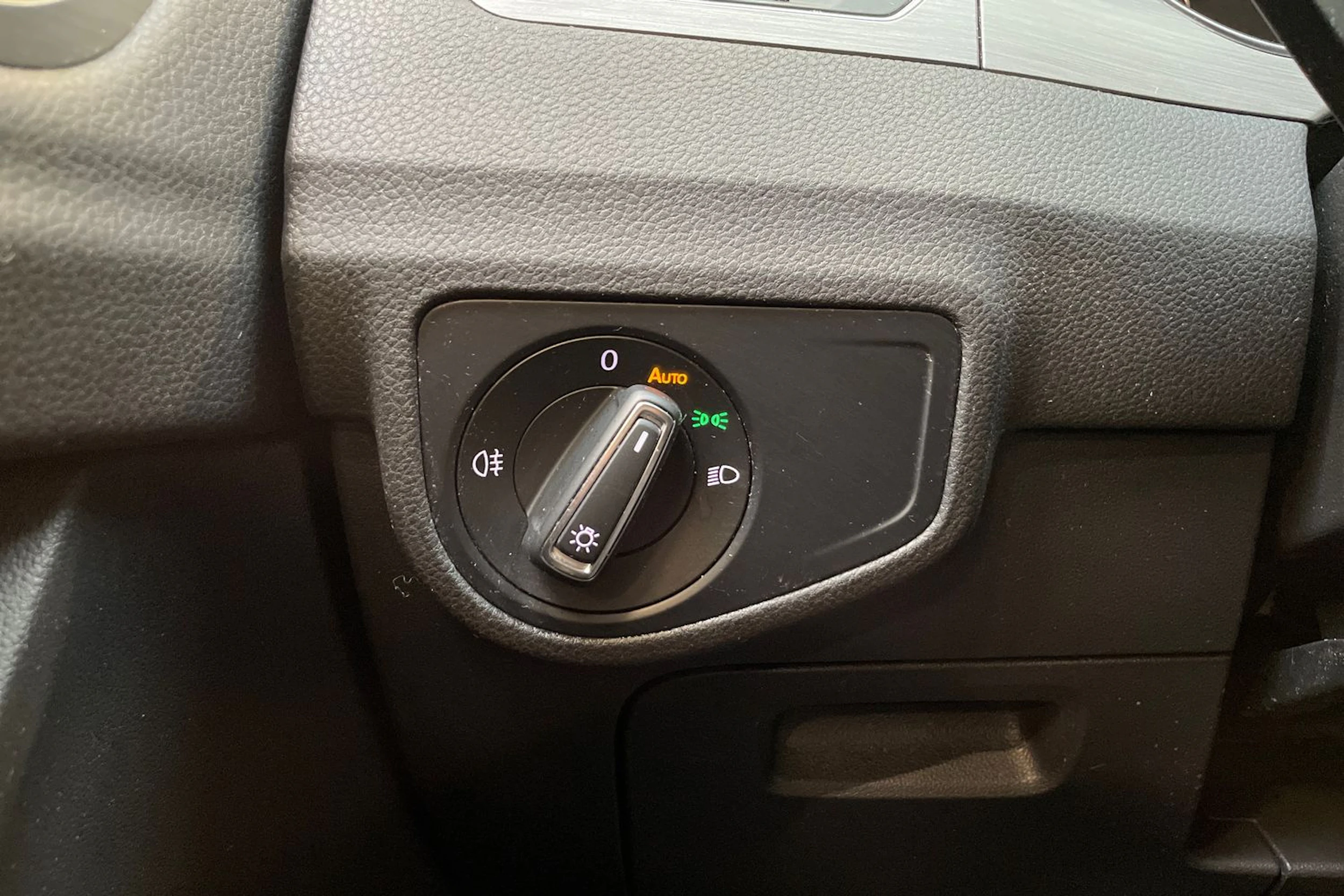 harmaa Volkswagen Golf Sportsvan 2016 kuva 22.