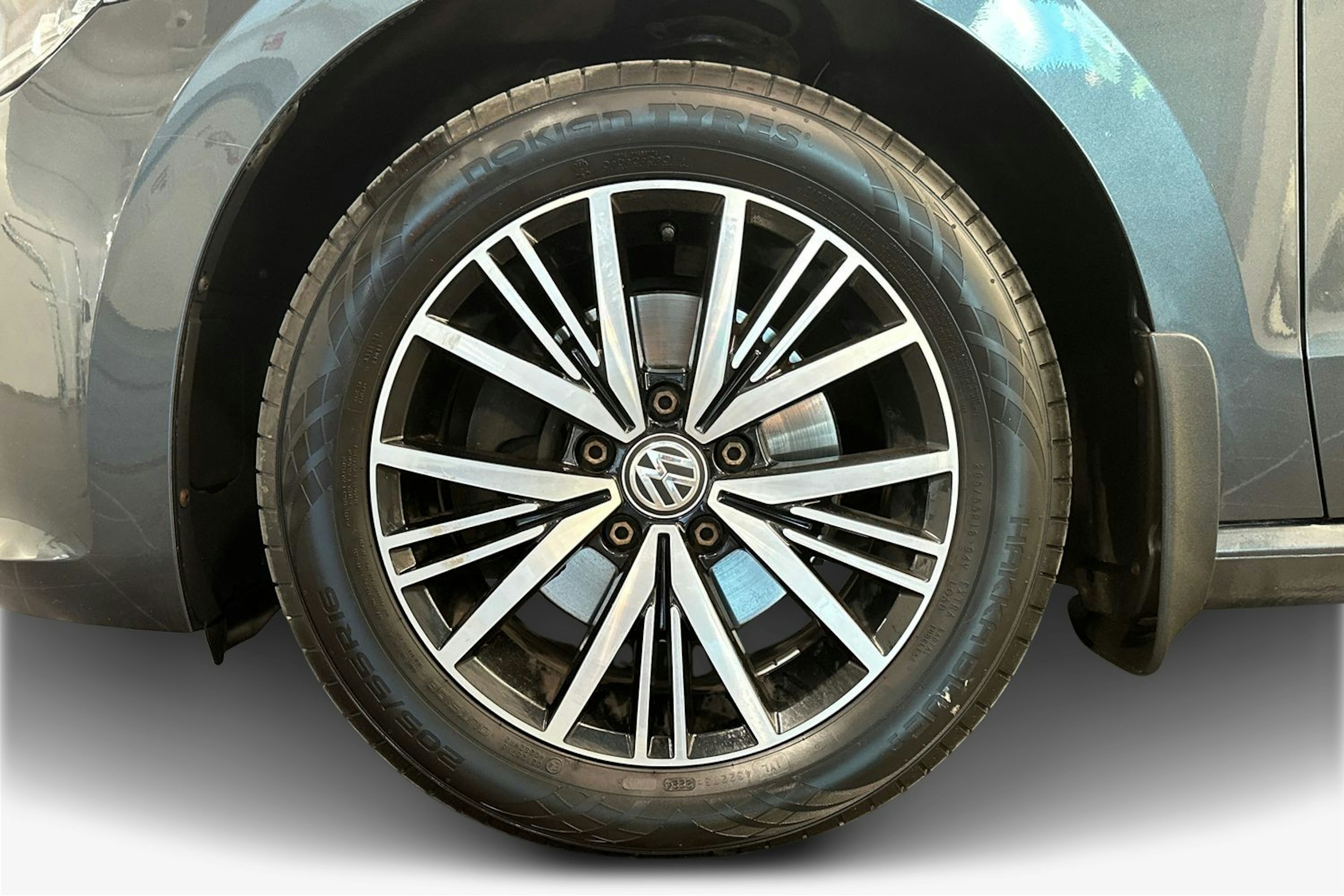 harmaa Volkswagen Golf Sportsvan 2016 kuva 11.