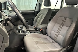 harmaa Volkswagen Golf Sportsvan 2016 kuva 14.