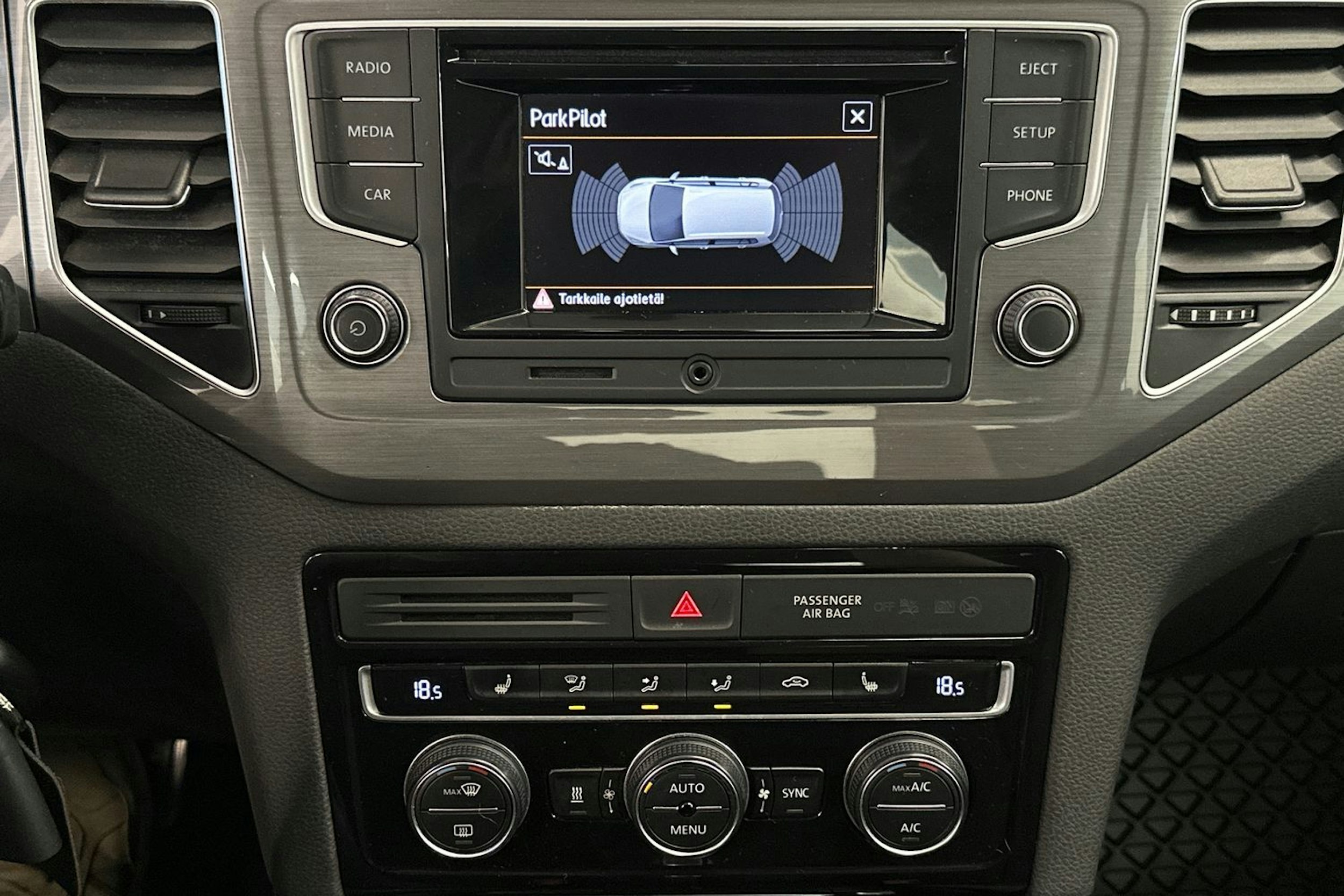 harmaa Volkswagen Golf Sportsvan 2016 kuva 21.