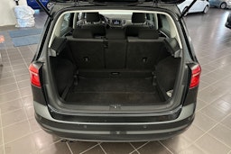 harmaa Volkswagen Golf Sportsvan 2016 kuva 23.