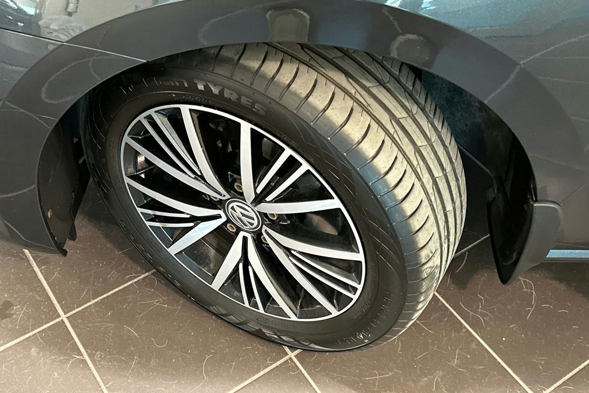 harmaa Volkswagen Golf Sportsvan 2016 kuva 25.