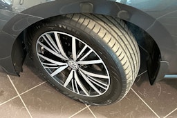 harmaa Volkswagen Golf Sportsvan 2016 kuva 25.