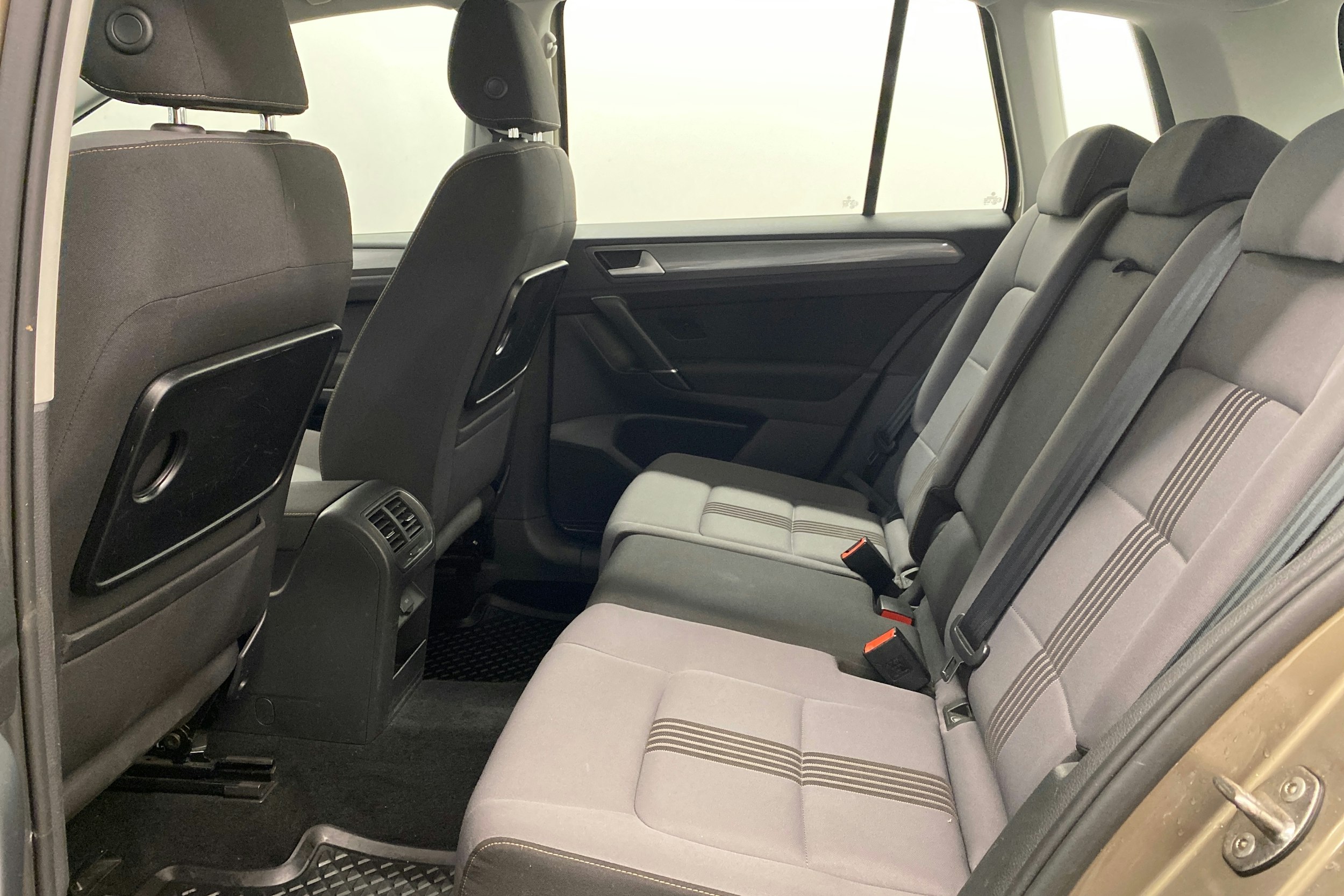 Ruskea (beige) Volkswagen GOLF SPORTSVAN 2016 kuva 30.