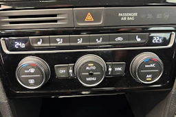 Sininen Volkswagen GOLF SPORTSVAN 2016 kuva 16.