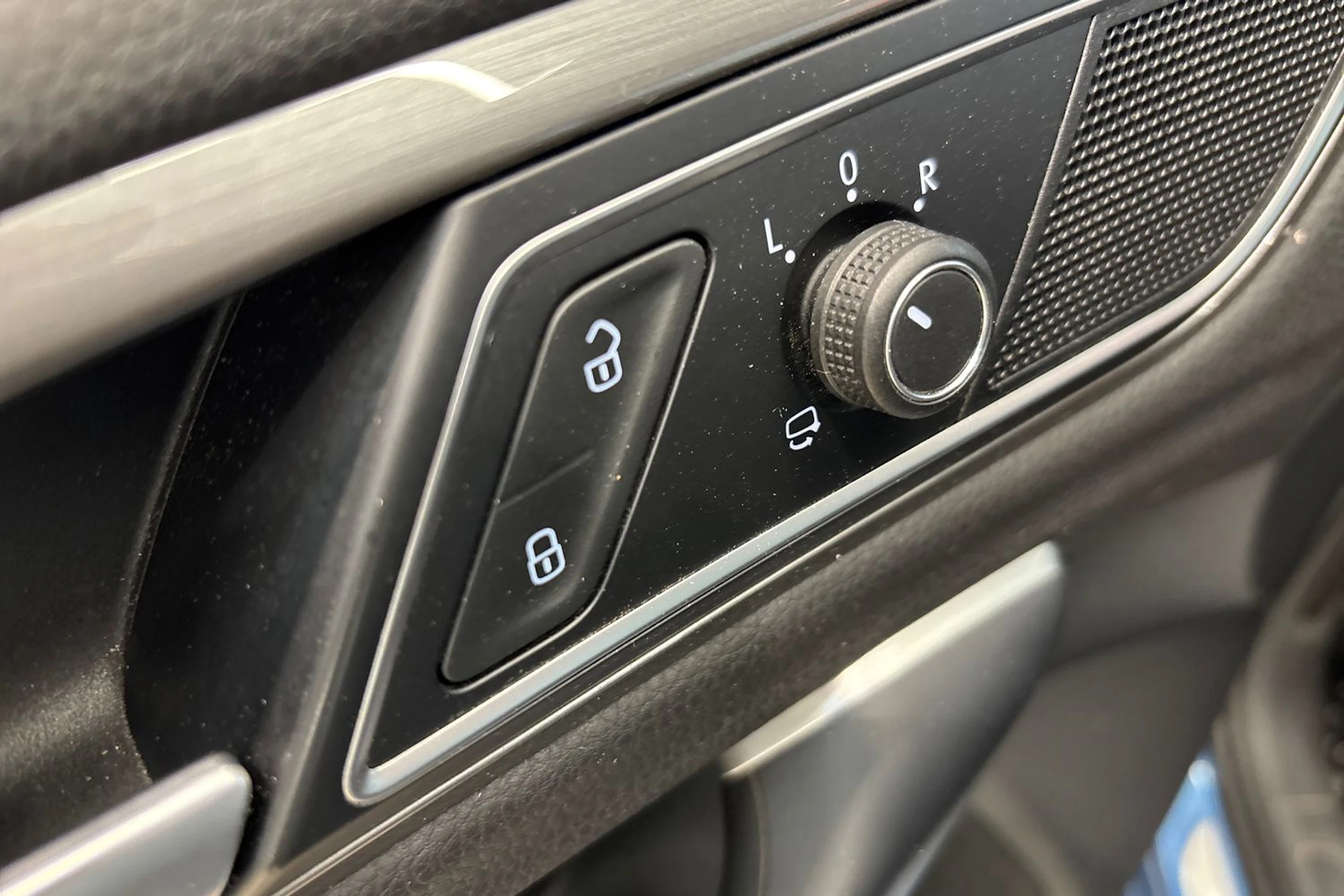 Sininen Volkswagen GOLF SPORTSVAN 2016 kuva 22.