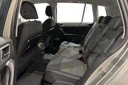 harmaa Volkswagen Golf Sportsvan 2016 kuva 10.