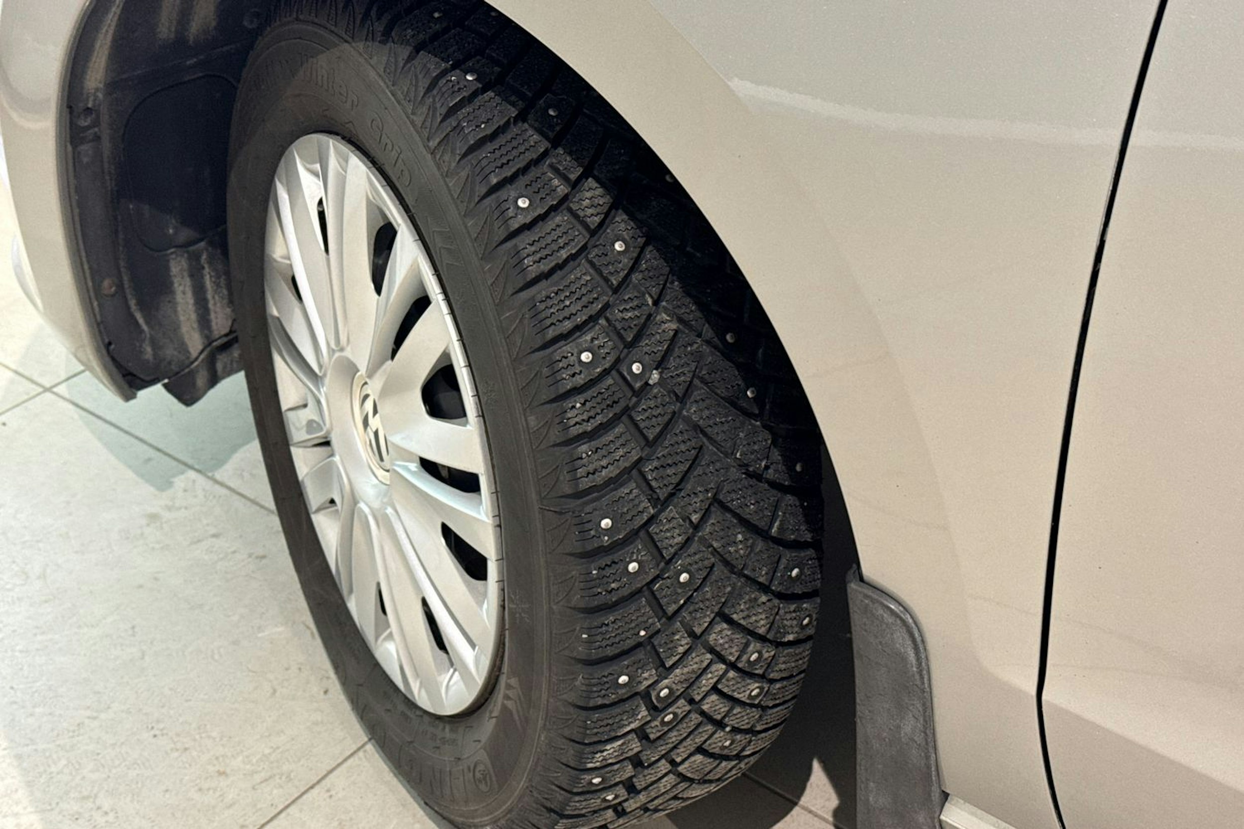 harmaa Volkswagen Golf Sportsvan 2016 kuva 13.