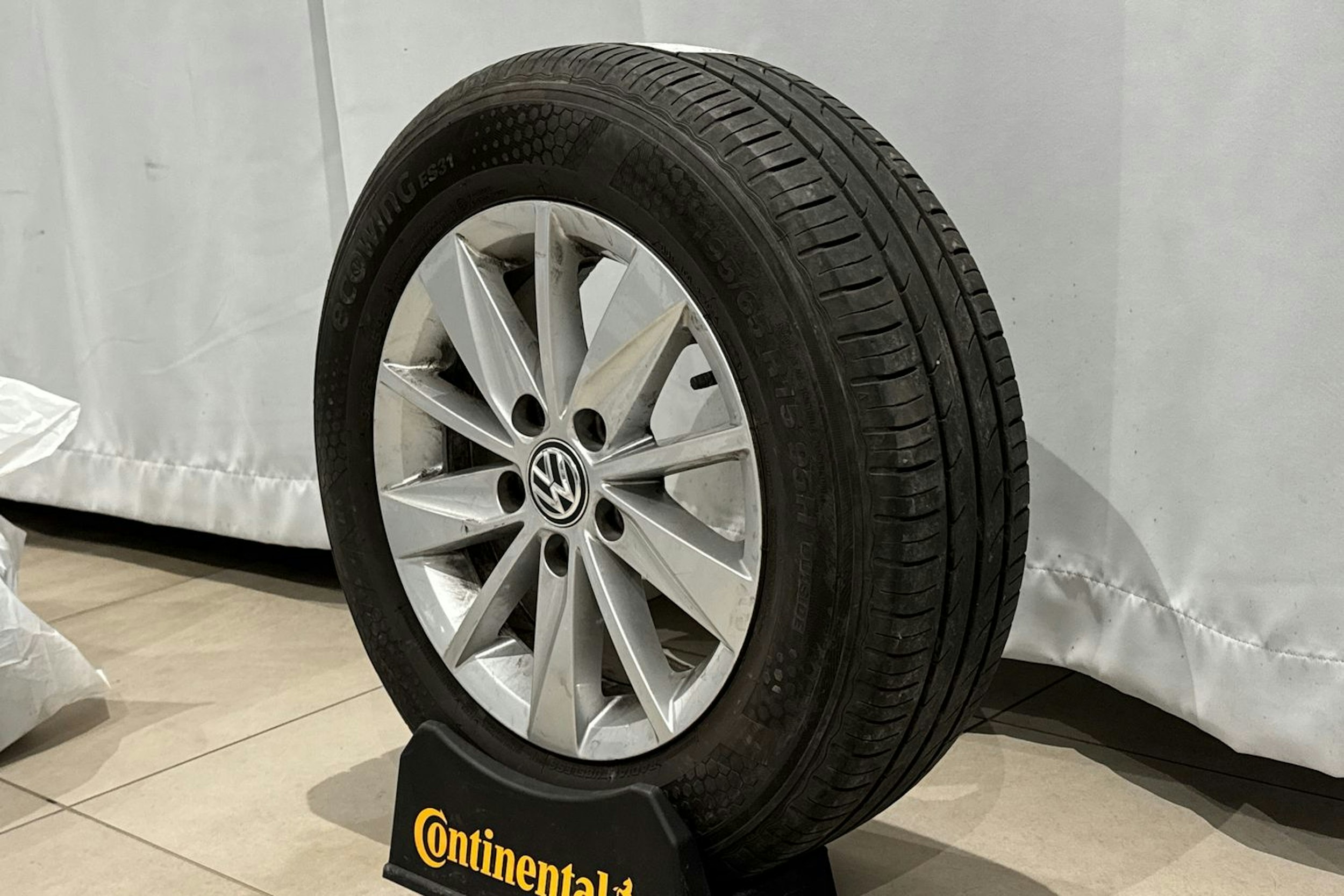 harmaa Volkswagen Golf Sportsvan 2016 kuva 14.