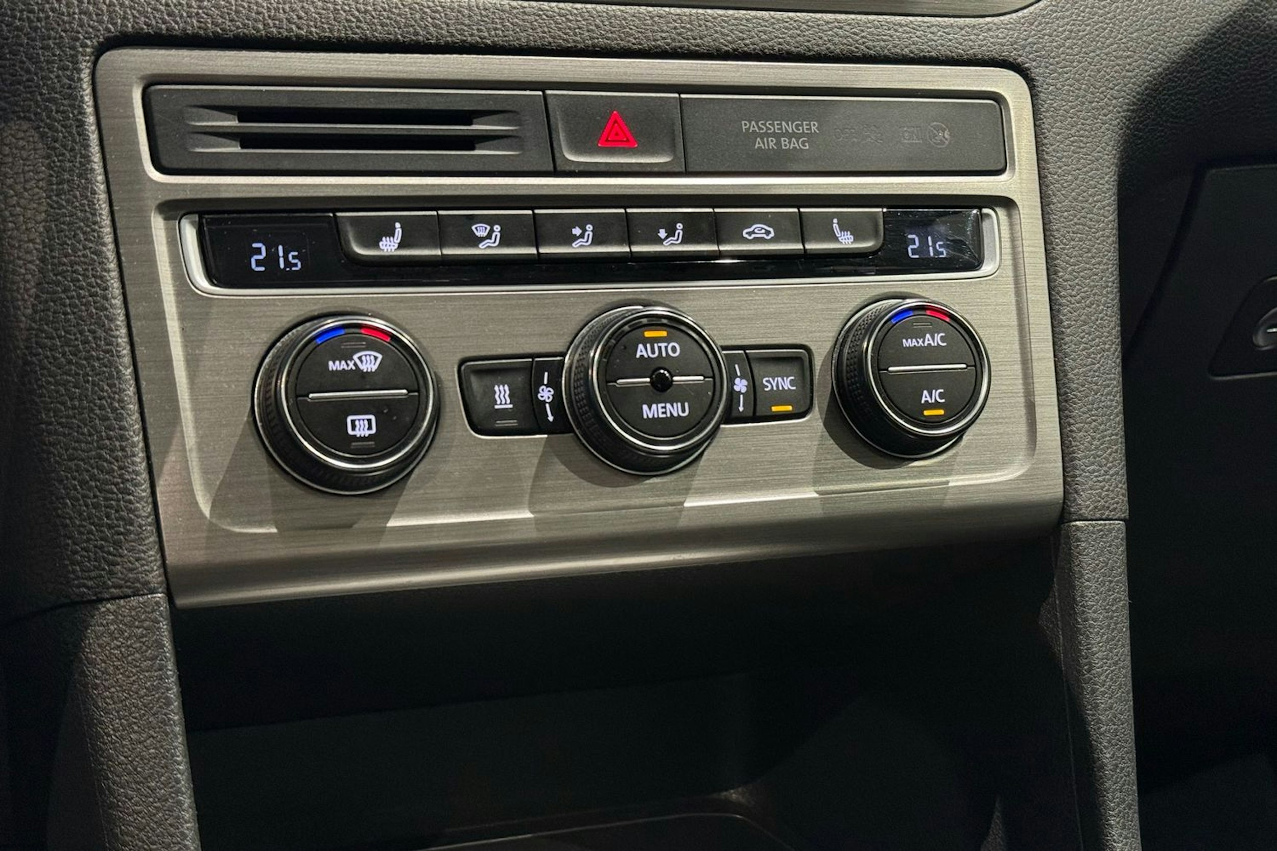 harmaa Volkswagen Golf Sportsvan 2016 kuva 22.