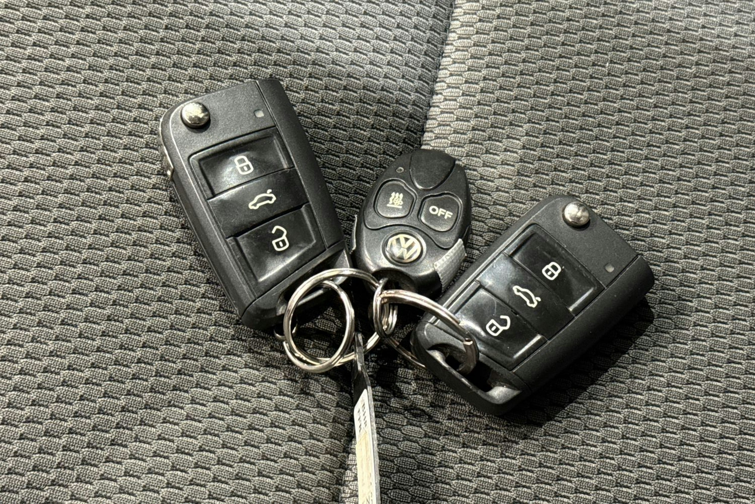 harmaa Volkswagen Golf Sportsvan 2016 kuva 23.