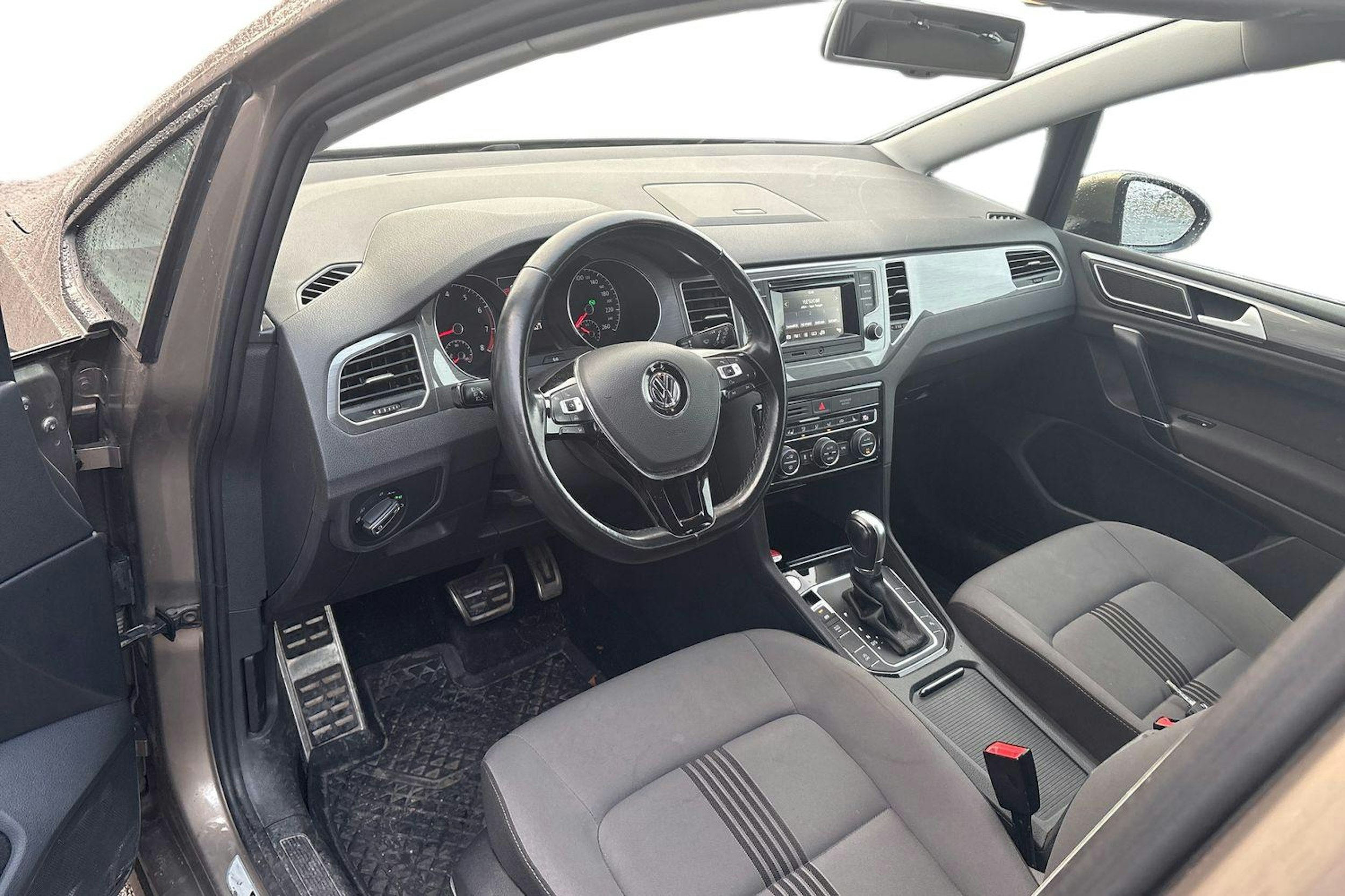 Ruskea (beige) Volkswagen GOLF SPORTSVAN 2016 kuva 3.