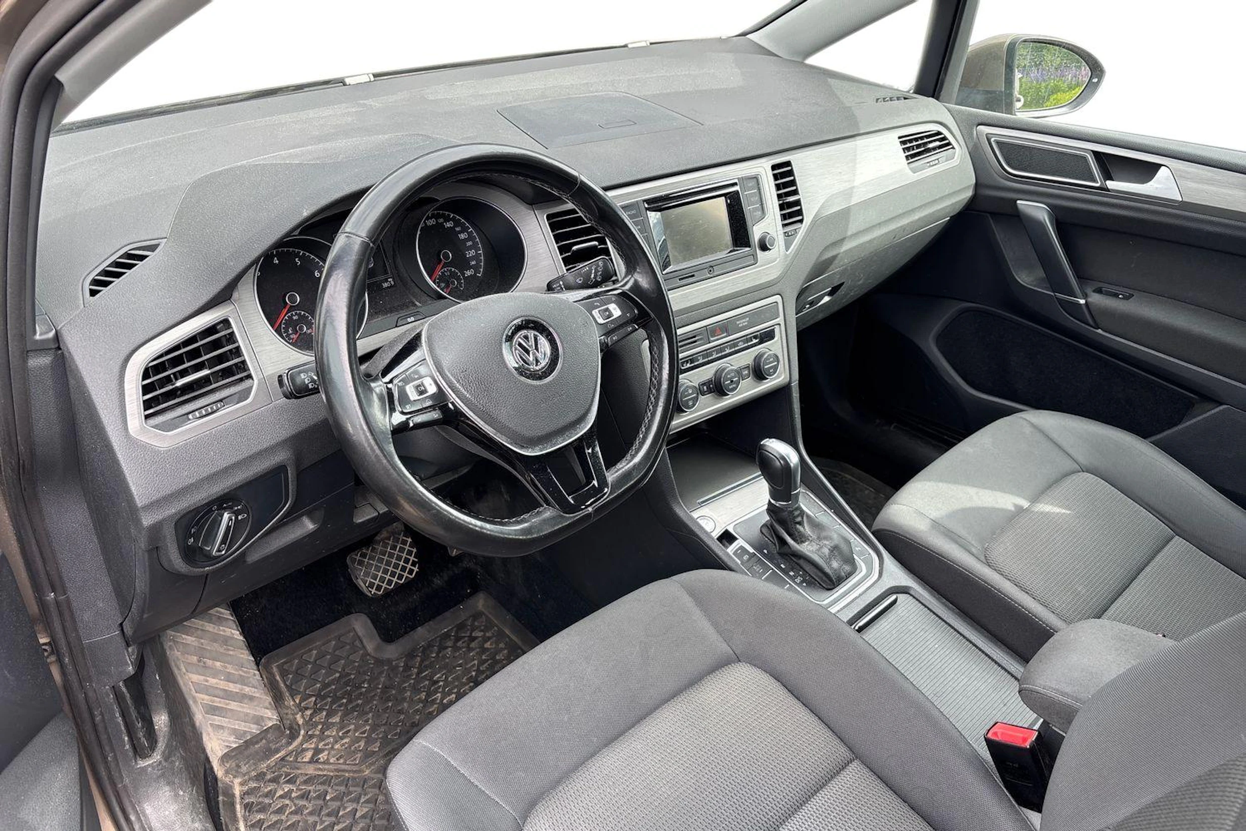 met. ruskea (beige) Volkswagen Golf Sportsvan 2016 kuva 3.
