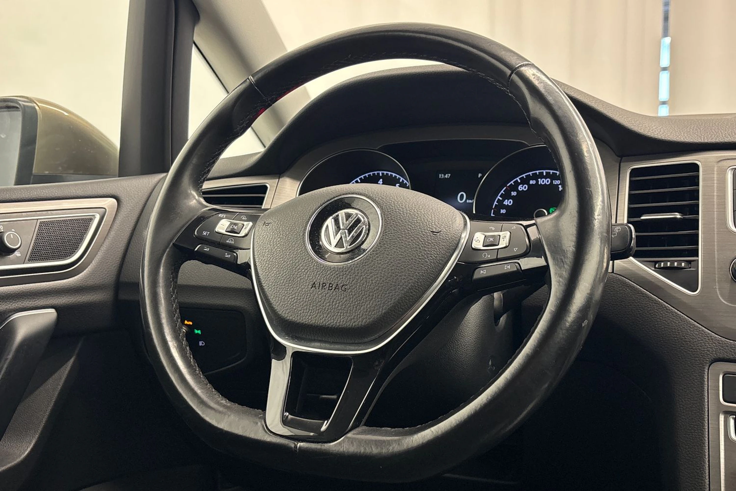 met. ruskea (beige) Volkswagen Golf Sportsvan 2016 kuva 12.