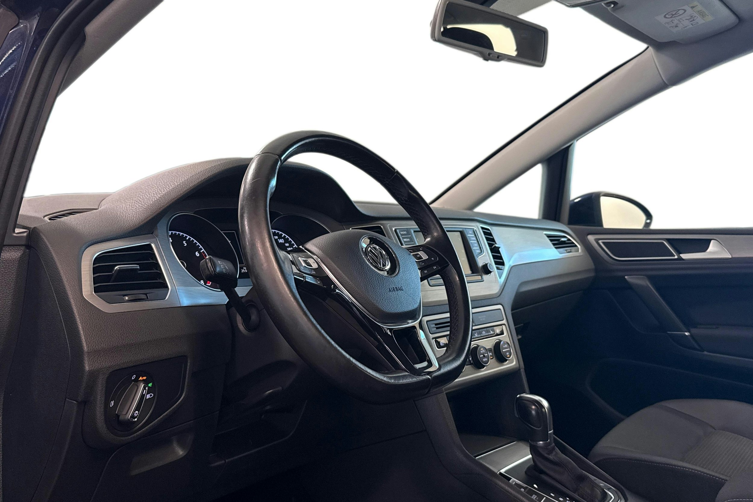 sininen Volkswagen Golf Sportsvan 2016 kuva 7.