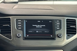 sininen Volkswagen Golf Sportsvan 2016 kuva 19.