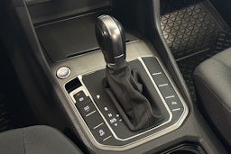 sininen Volkswagen Golf Sportsvan 2016 kuva 22.