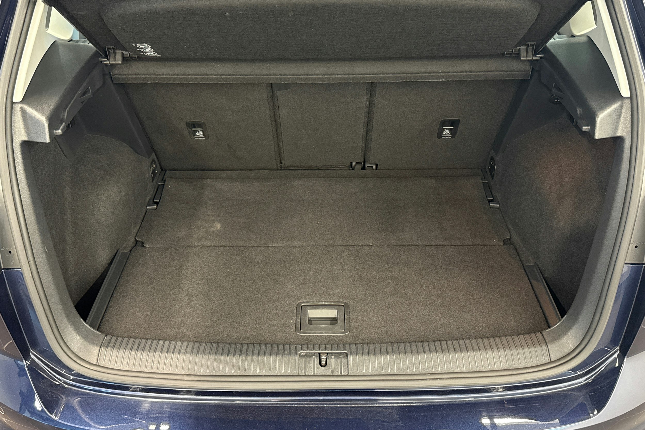 sininen Volkswagen Golf Sportsvan 2016 kuva 24.