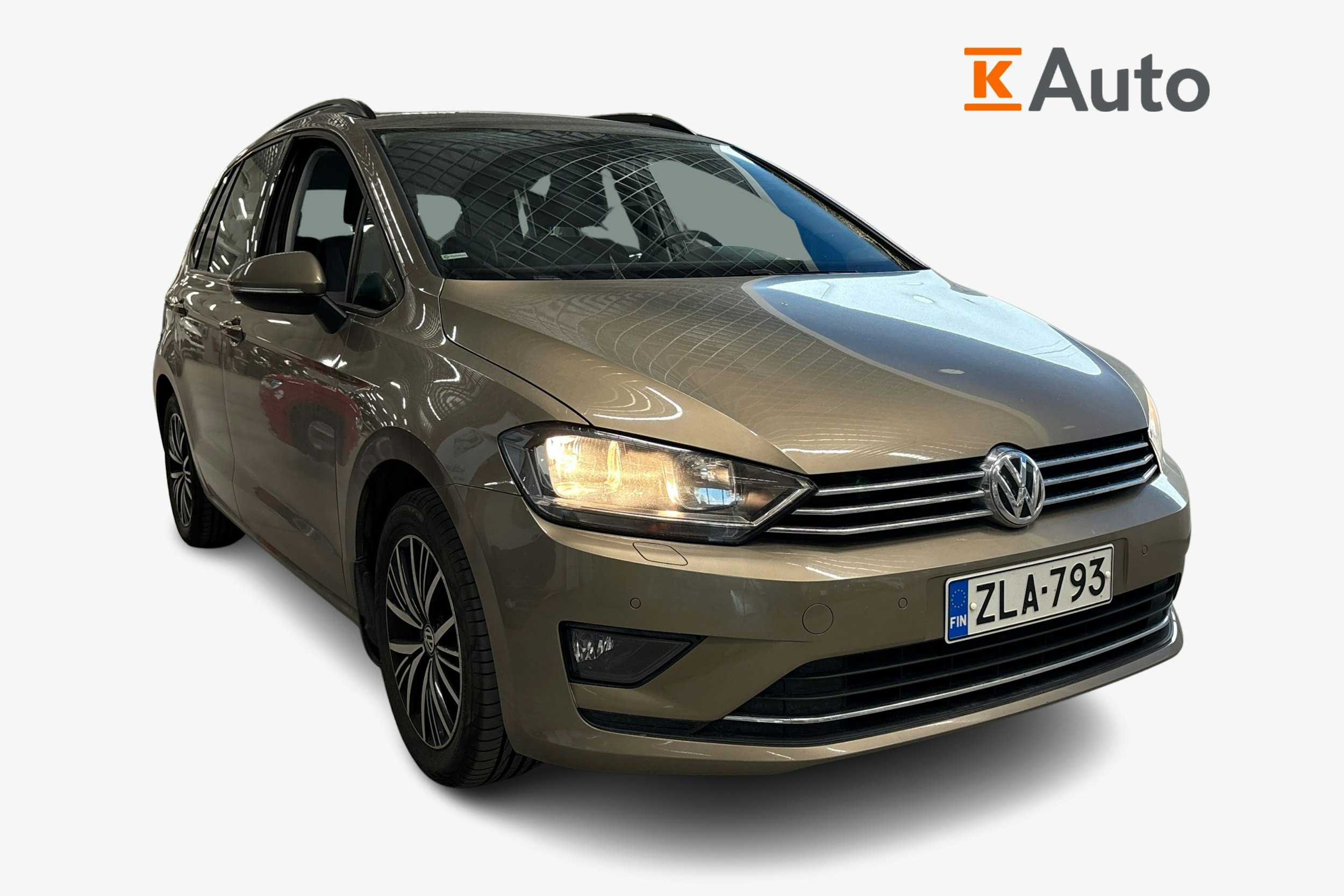 Ruskea (beige) Volkswagen GOLF SPORTSVAN 2016 kuva 1.