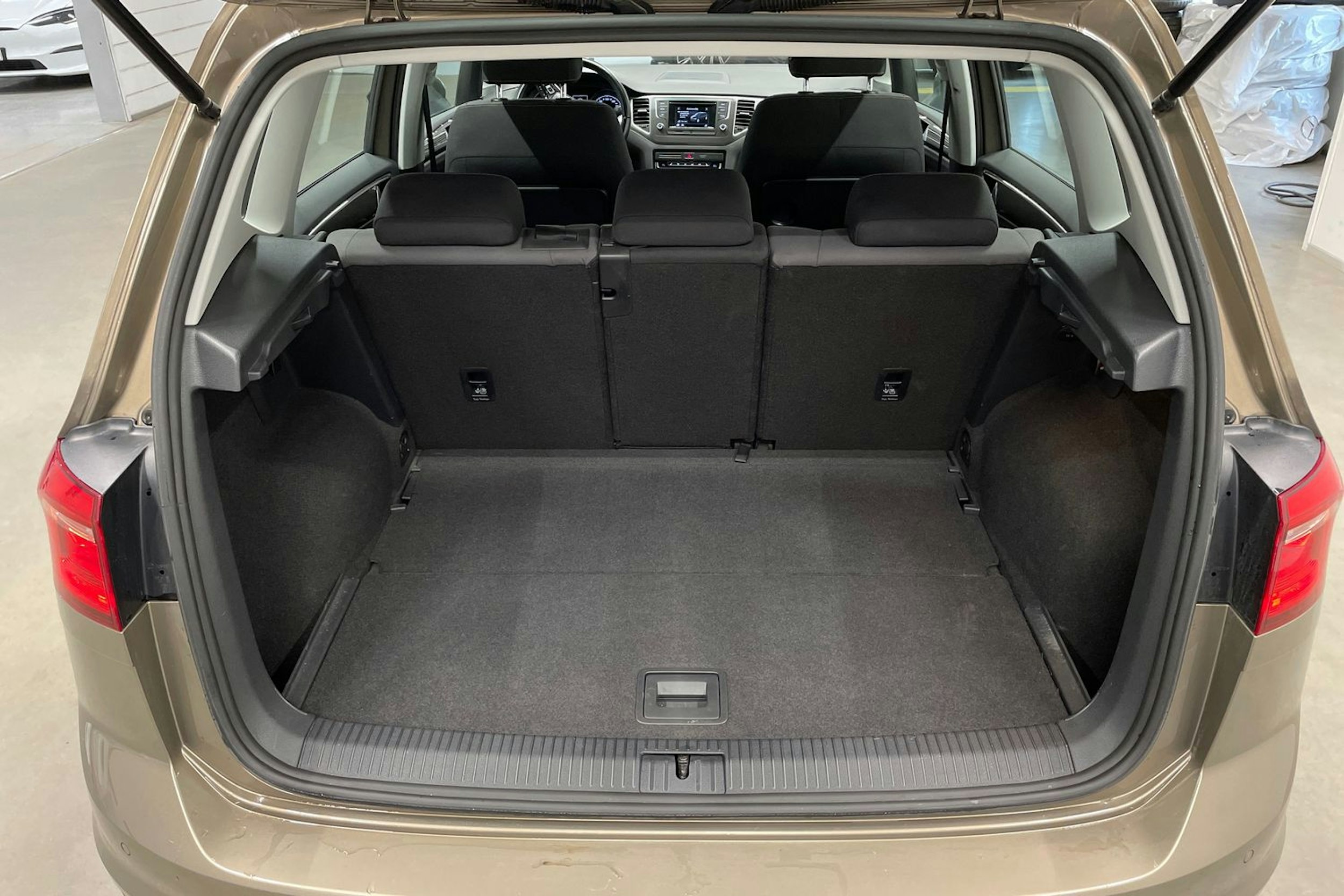 Ruskea (beige) Volkswagen GOLF SPORTSVAN 2016 kuva 15.