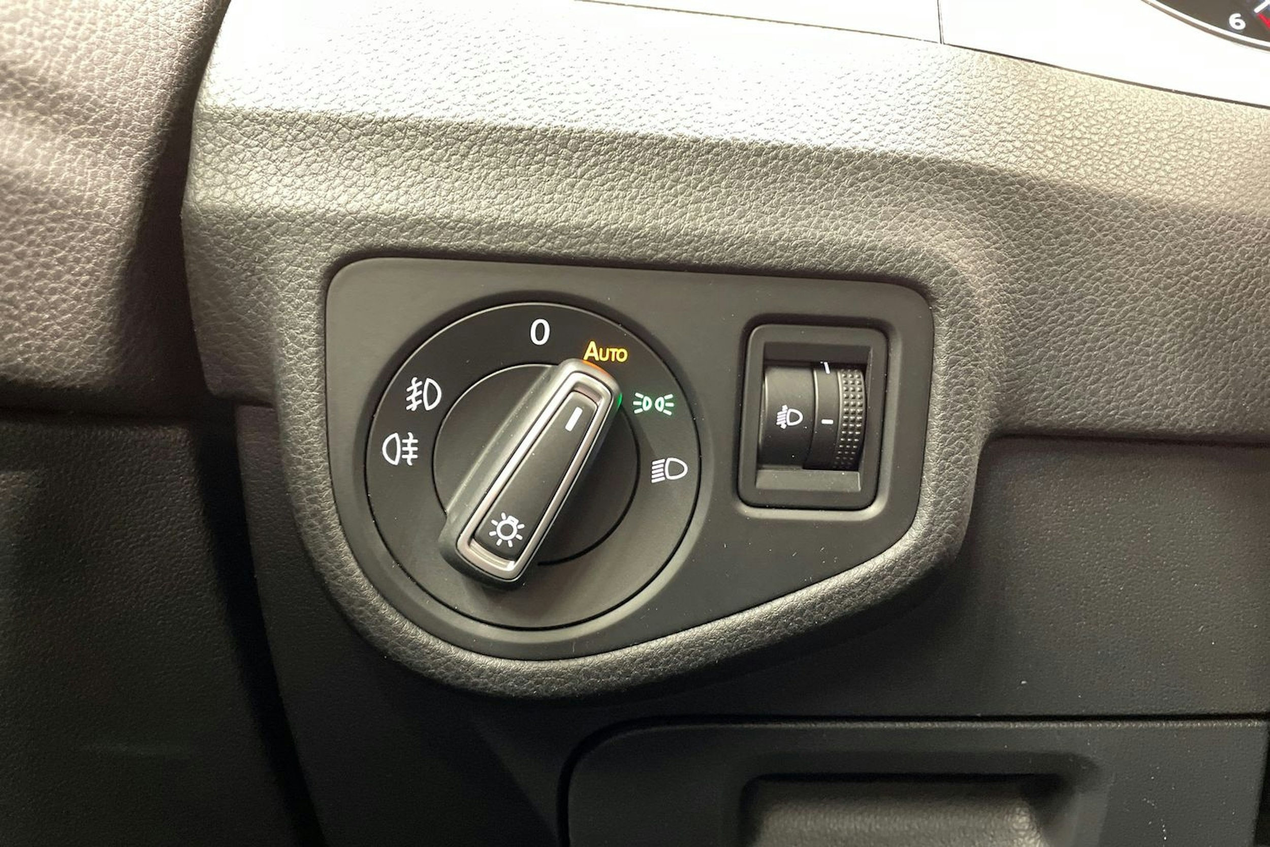 Ruskea (beige) Volkswagen GOLF SPORTSVAN 2016 kuva 22.