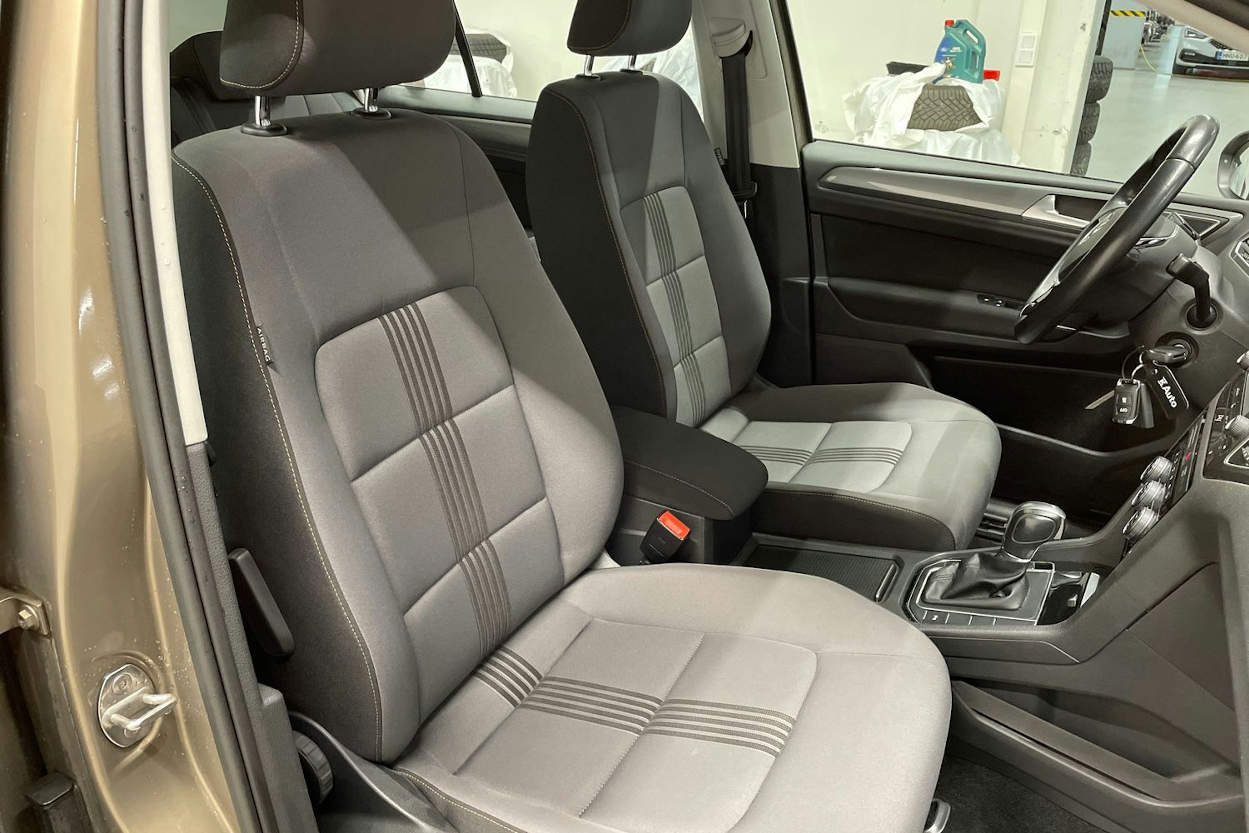 Ruskea (beige) Volkswagen GOLF SPORTSVAN 2016 kuva 26.