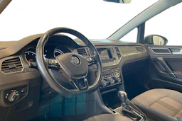 harmaa Volkswagen Golf Sportsvan 2017 kuva 8.