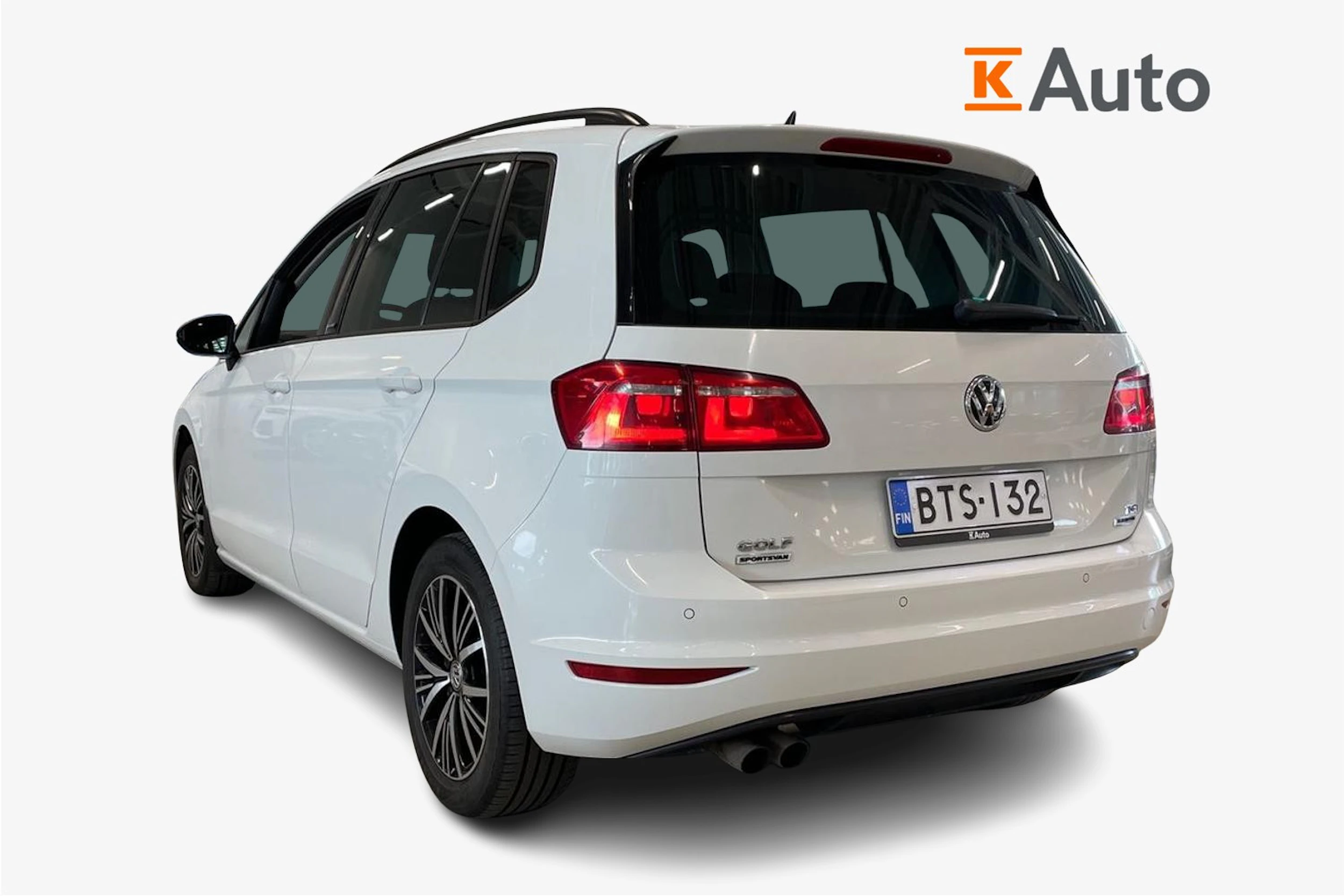 valkoinen Volkswagen Golf Sportsvan 2017 kuva 3.