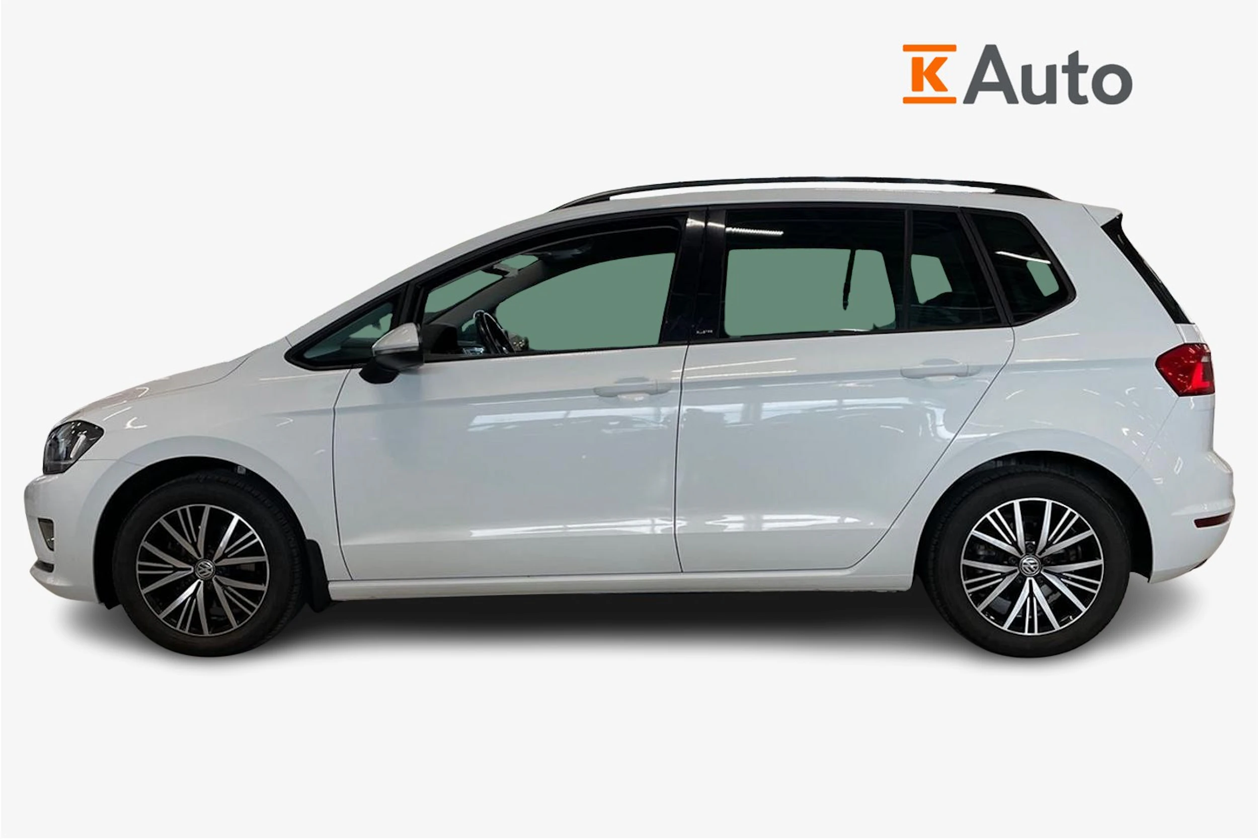 valkoinen Volkswagen Golf Sportsvan 2017 kuva 7.