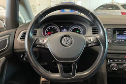 valkoinen Volkswagen Golf Sportsvan 2017 kuva 16.