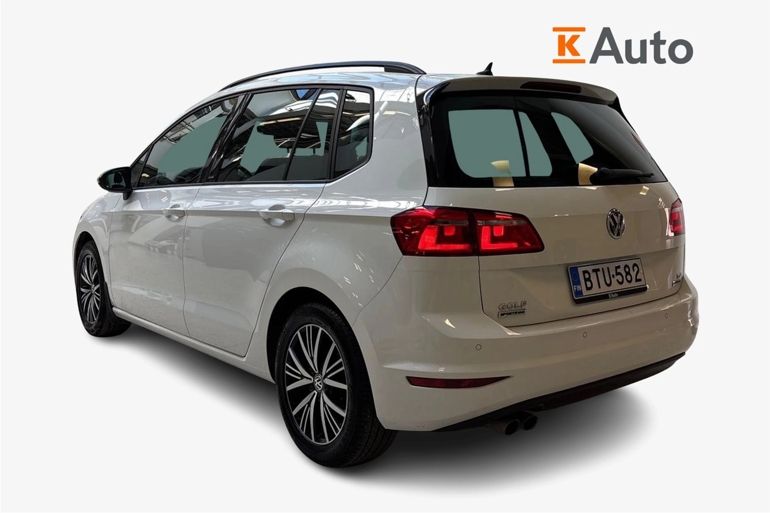 valkoinen Volkswagen Golf Sportsvan 2017 kuva 2.