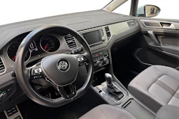 valkoinen Volkswagen Golf Sportsvan 2017 kuva 6.