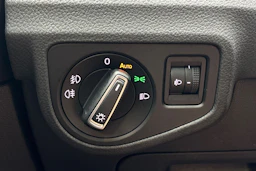 valkoinen Volkswagen Golf Sportsvan 2017 kuva 15.