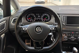 valkoinen Volkswagen Golf Sportsvan 2017 kuva 16.
