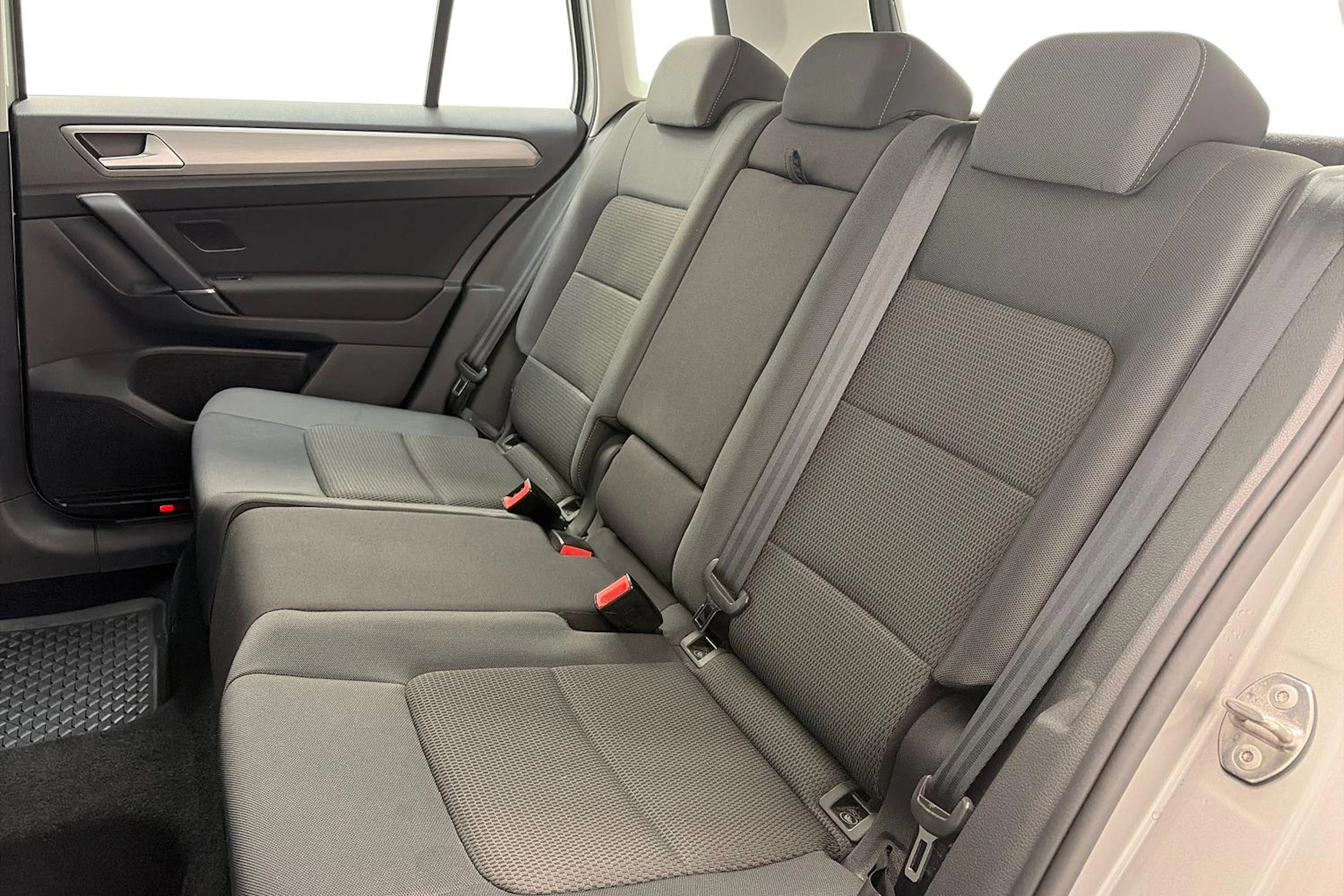 Harmaa Volkswagen GOLF SPORTSVAN 2017 kuva 11.
