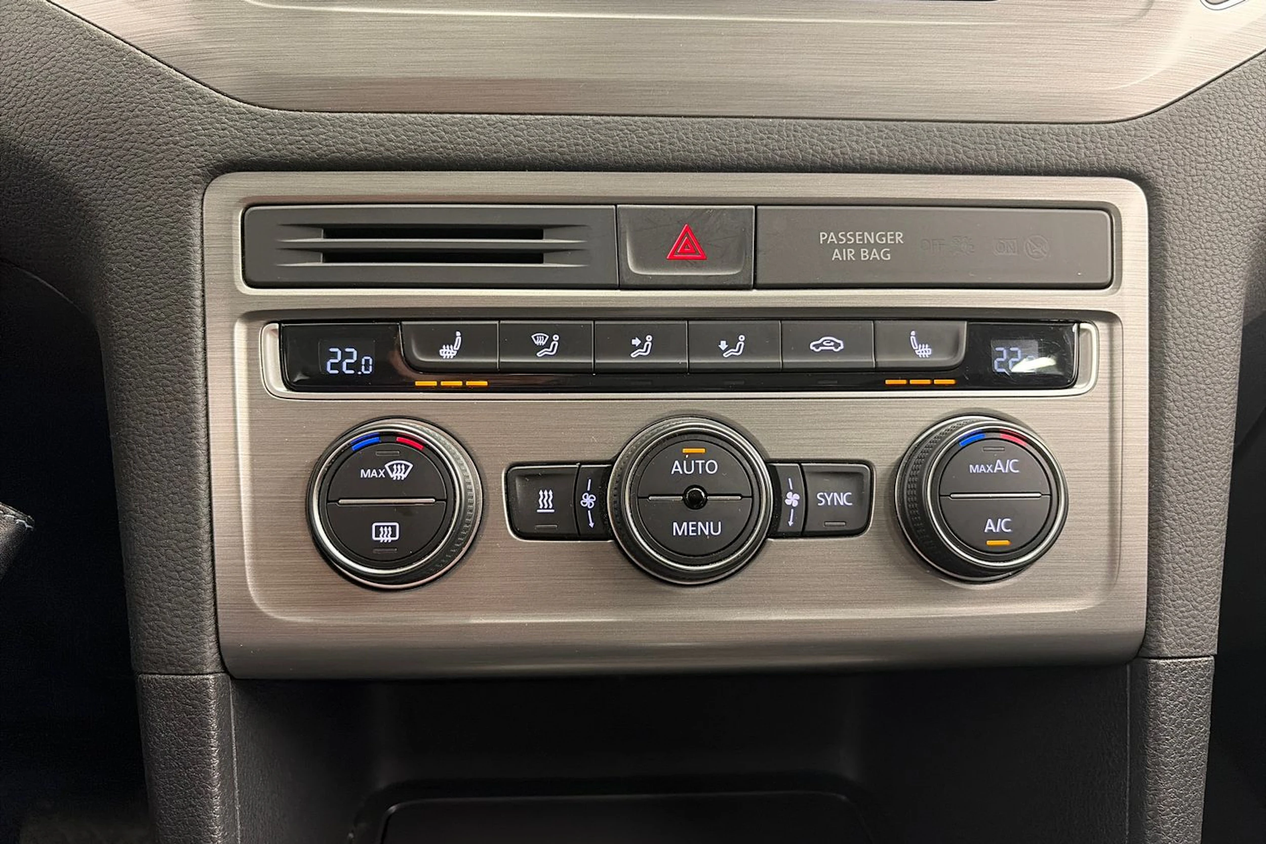 Harmaa Volkswagen GOLF SPORTSVAN 2017 kuva 28.