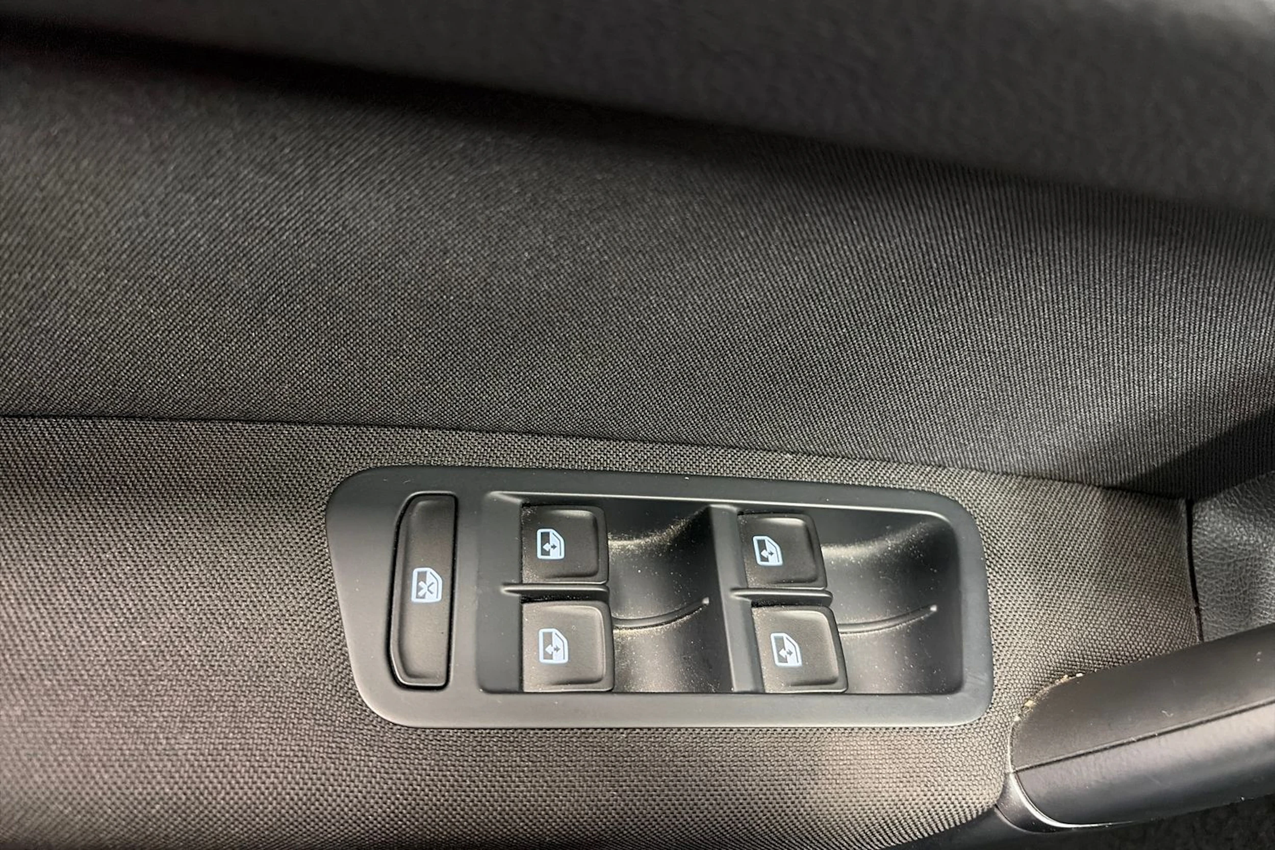 Harmaa Volkswagen GOLF SPORTSVAN 2017 kuva 32.
