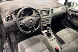harmaa Volkswagen Golf Sportsvan 2017 kuva 8.