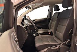 harmaa Volkswagen Golf Sportsvan 2017 kuva 9.
