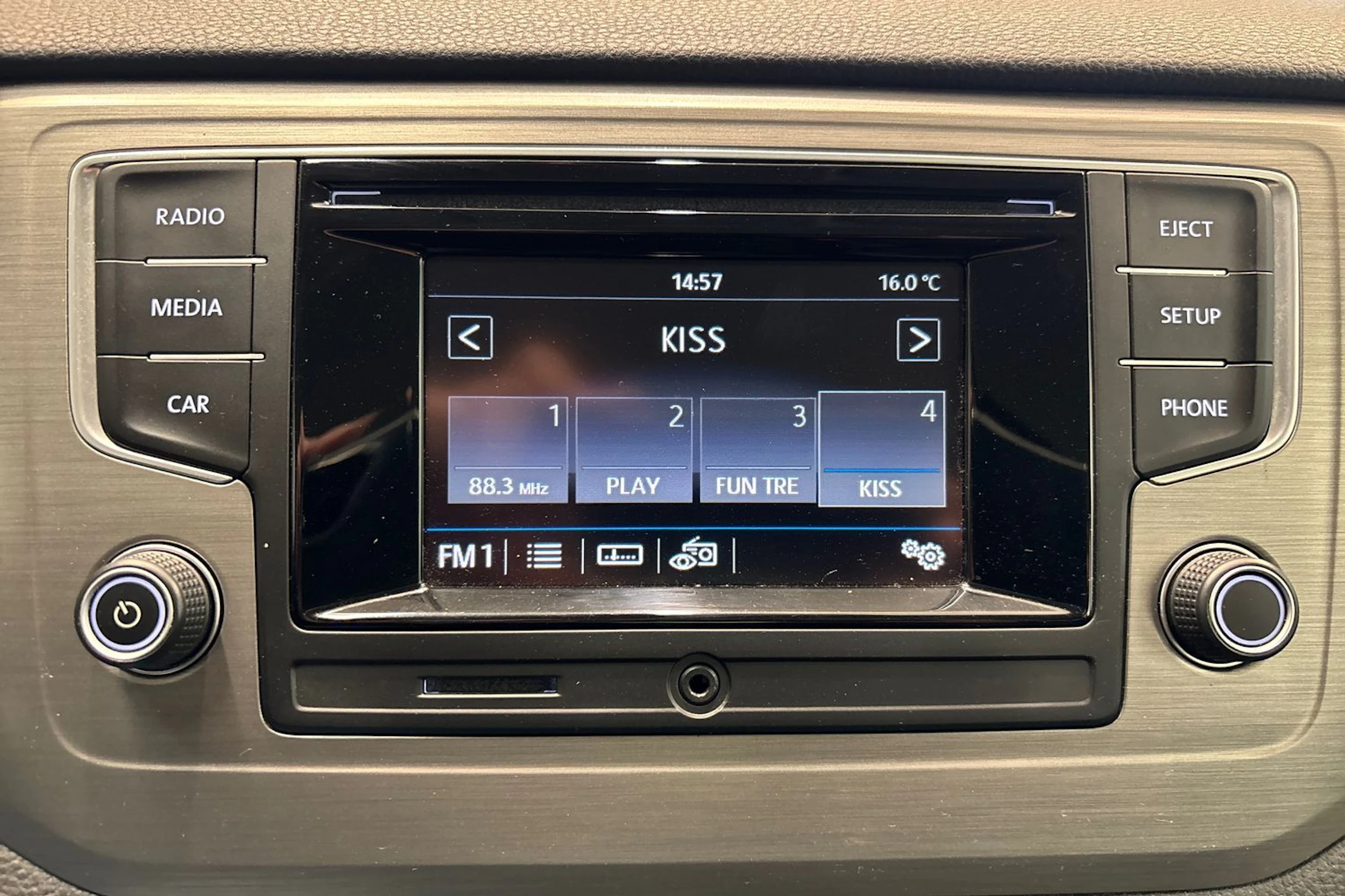 harmaa Volkswagen Golf Sportsvan 2017 kuva 20.