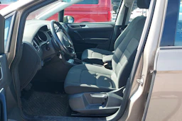 ruskea (beige) Volkswagen Golf Sportsvan 2017 kuva 4.
