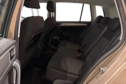 ruskea (beige) Volkswagen Golf Sportsvan 2018 kuva 11.