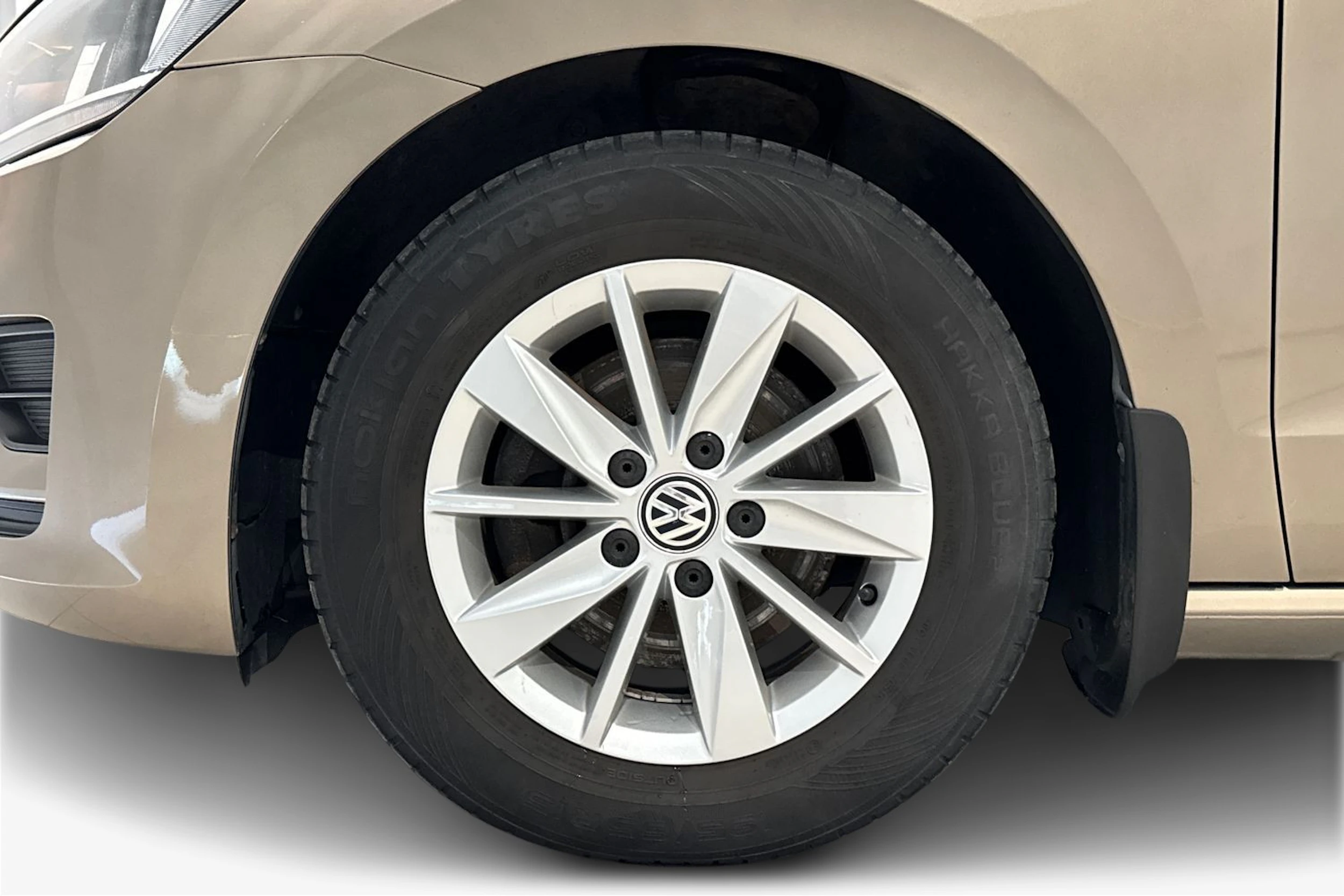 ruskea (beige) Volkswagen Golf Sportsvan 2018 kuva 12.
