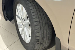 ruskea (beige) Volkswagen Golf Sportsvan 2018 kuva 13.