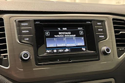 ruskea (beige) Volkswagen Golf Sportsvan 2018 kuva 21.
