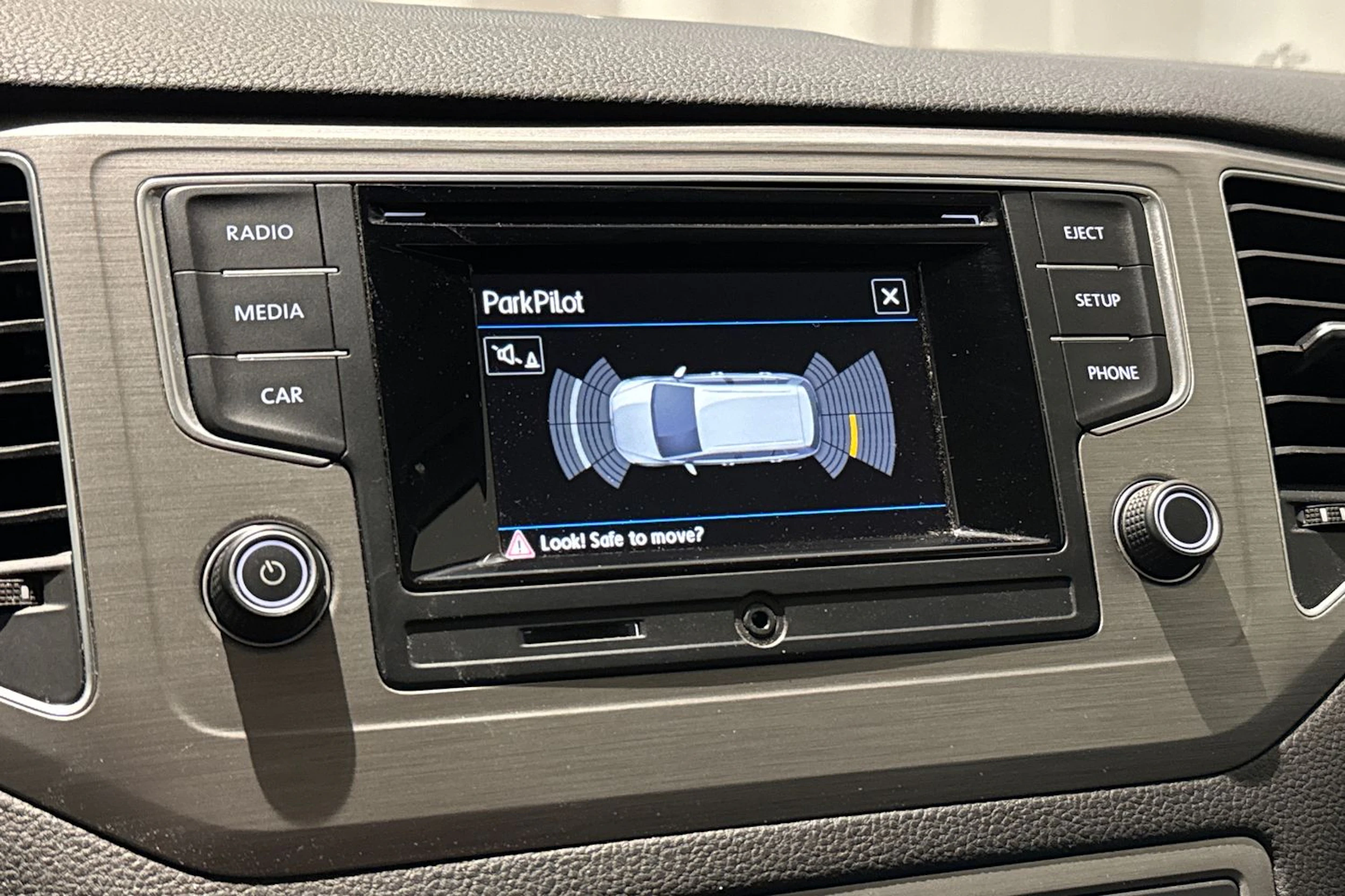ruskea (beige) Volkswagen Golf Sportsvan 2018 kuva 22.