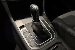 ruskea (beige) Volkswagen Golf Sportsvan 2018 kuva 25.