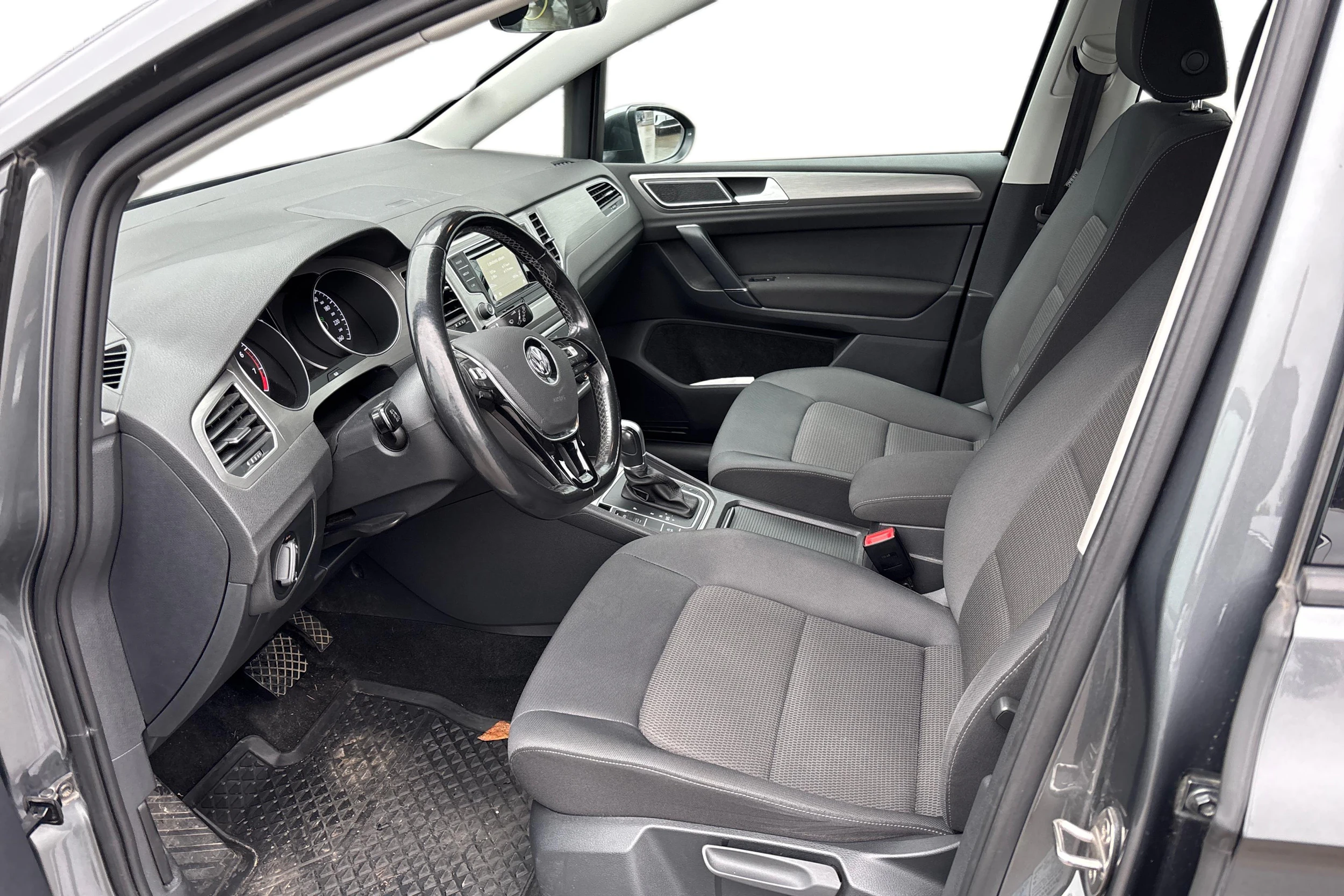 harmaa Volkswagen Golf Sportsvan 2017 kuva 3.