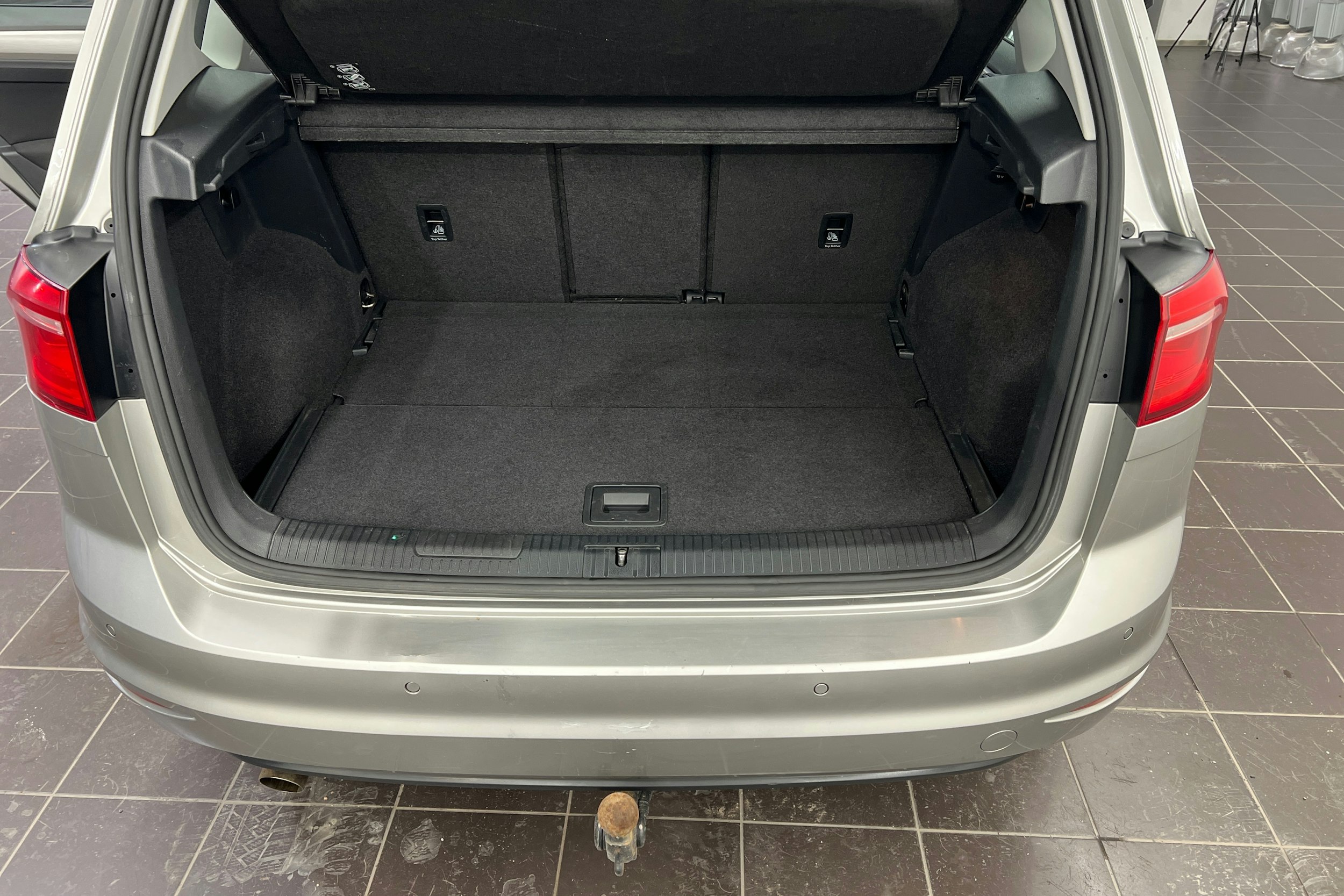 Harmaa Volkswagen GOLF SPORTSVAN 2017 kuva 14.