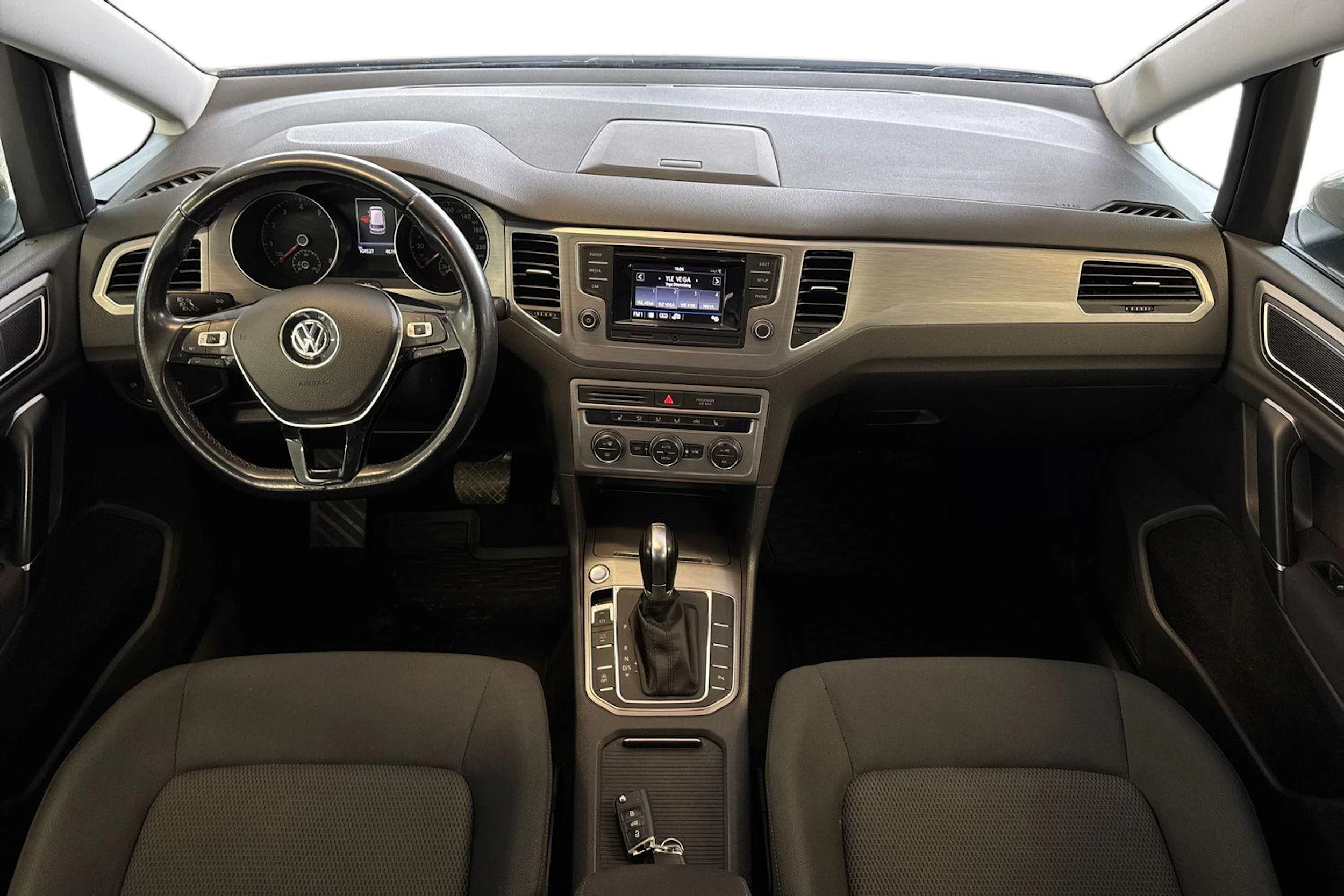 ruskea (beige) Volkswagen Golf Sportsvan 2017 kuva 9.